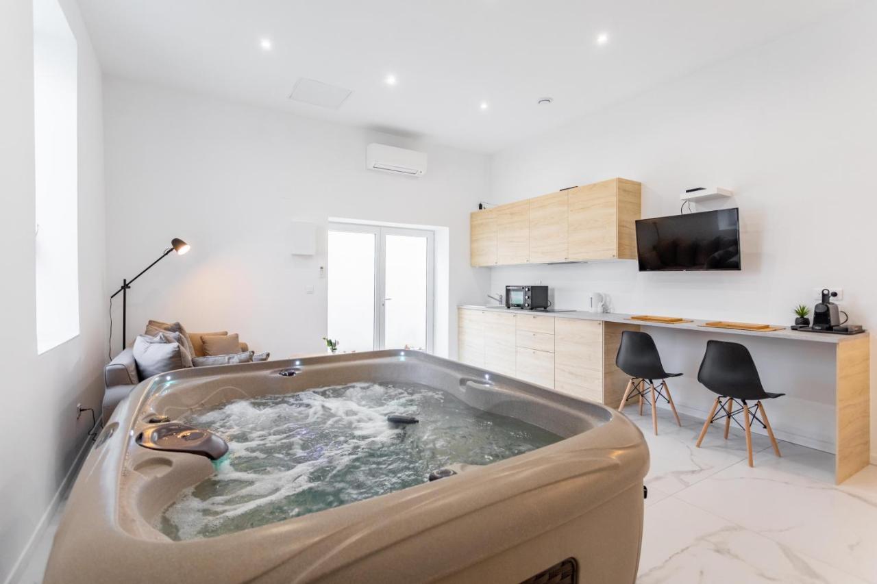 Love Room Jacuzzi Sauna Privatif Marseille Luaran gambar
